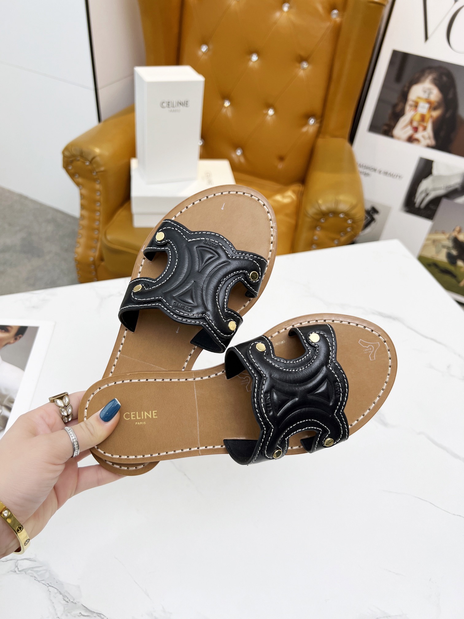 Women Top Quality C*eline shoes