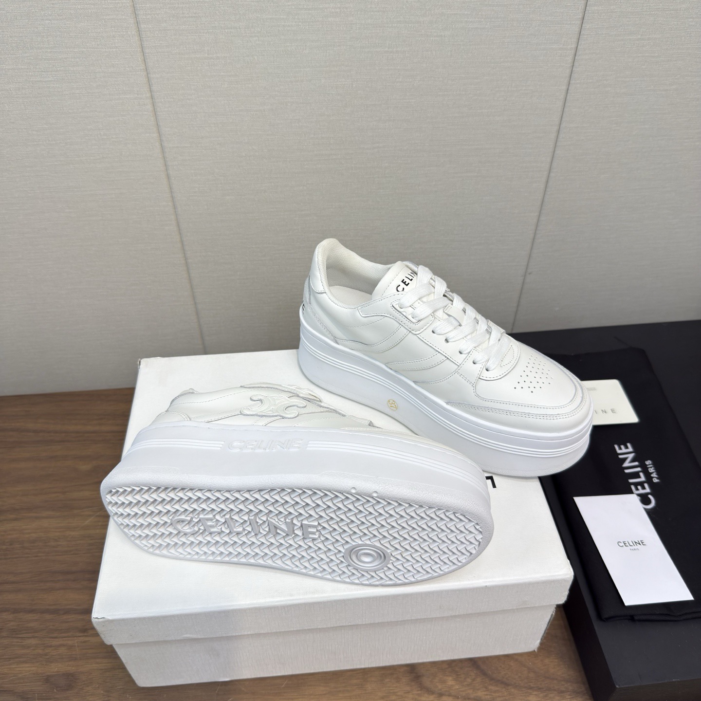 Women Top Quality C*eline shoes