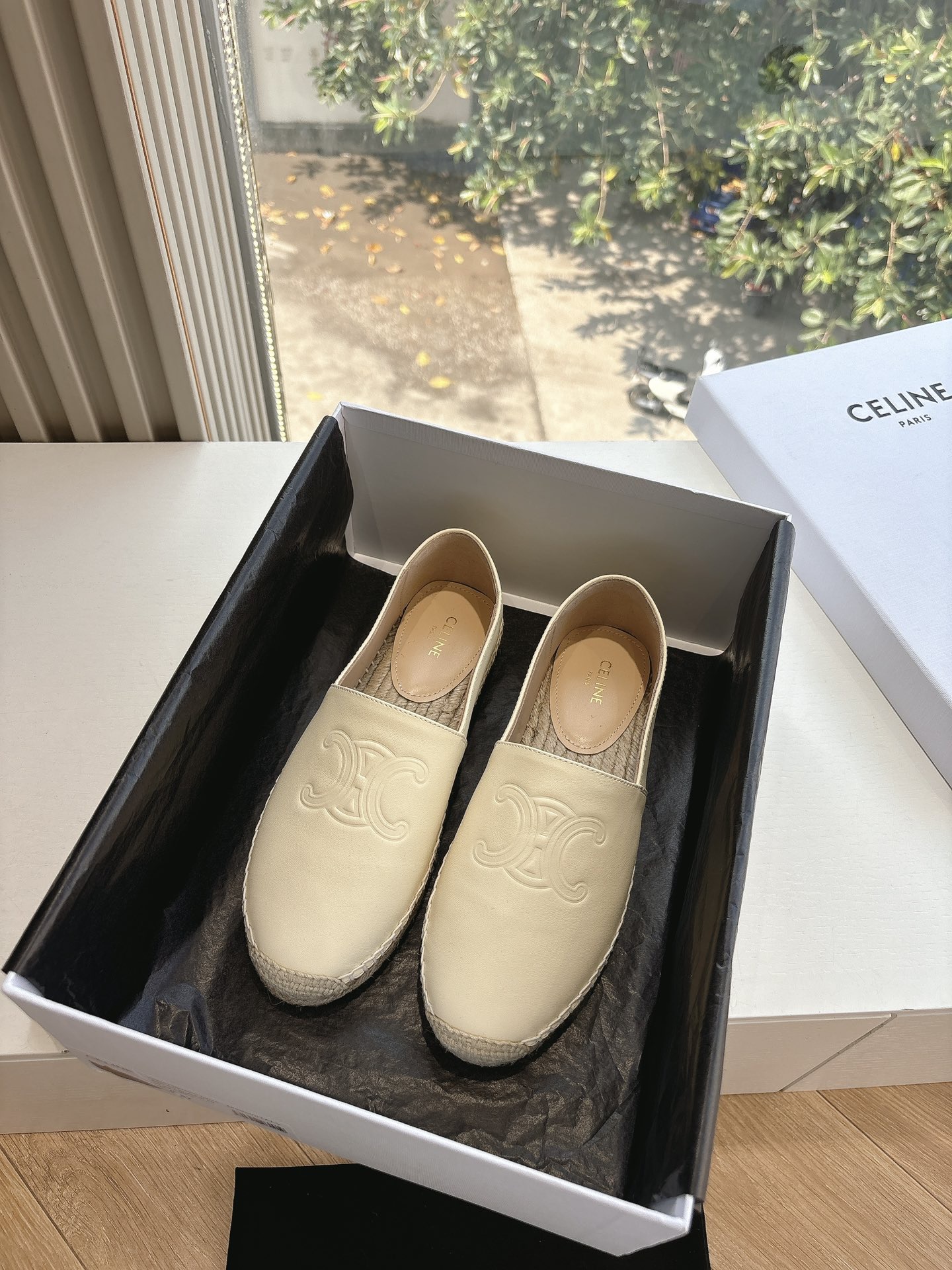 Women Top Quality C*eline shoes