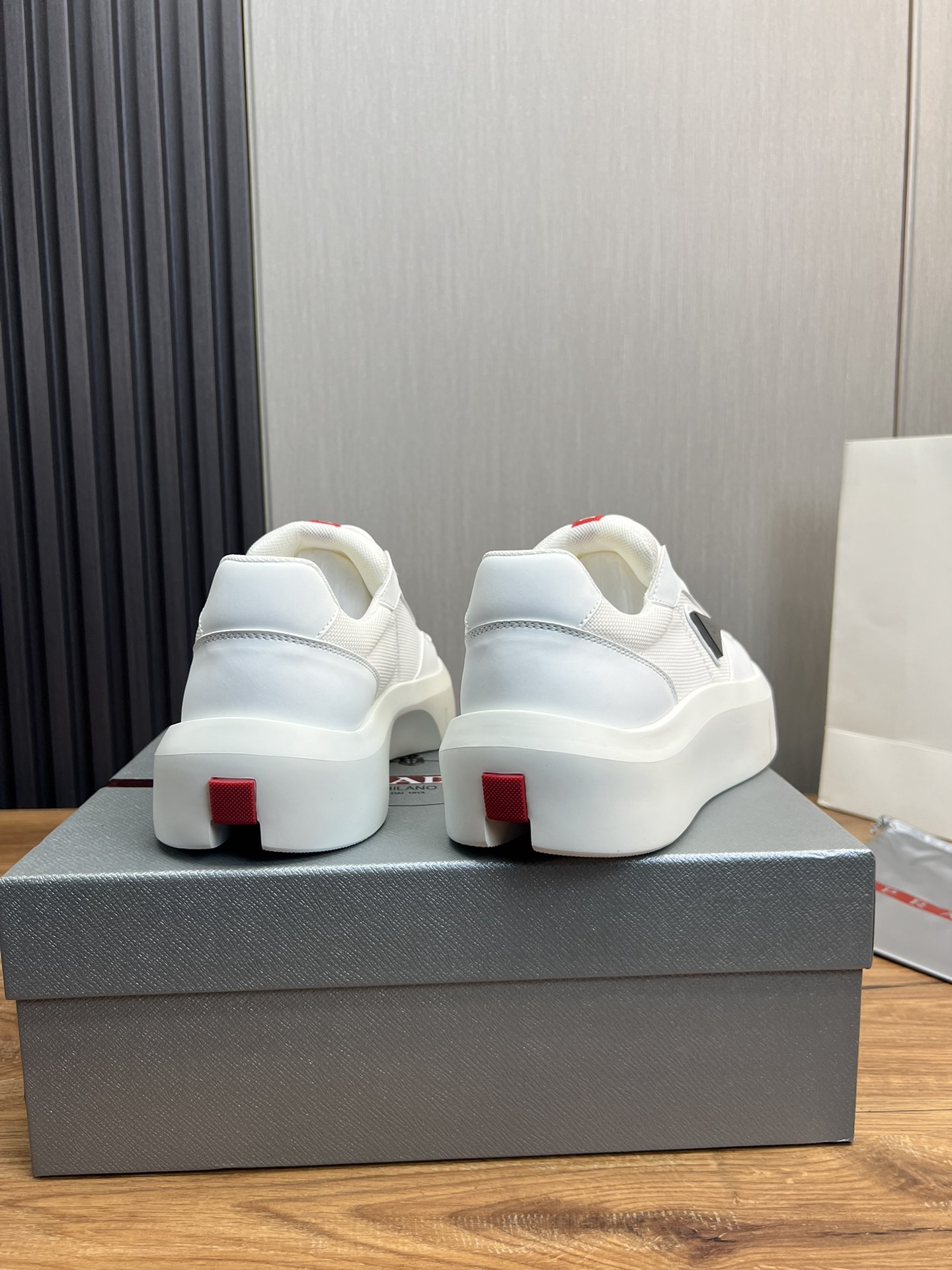 Women Men Top Quality P*rada shoes