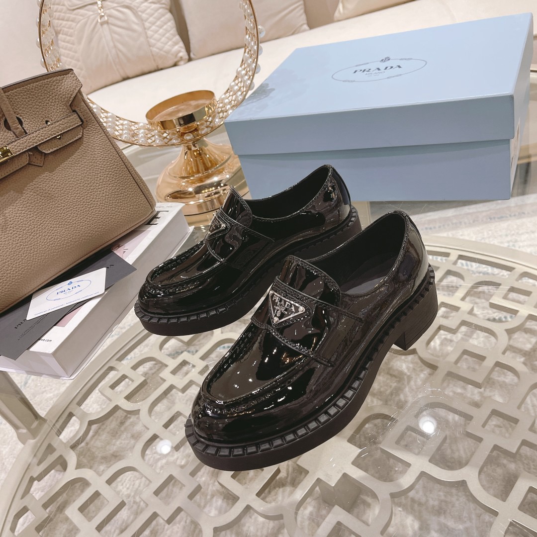 Women Top Quality P*rada shoes