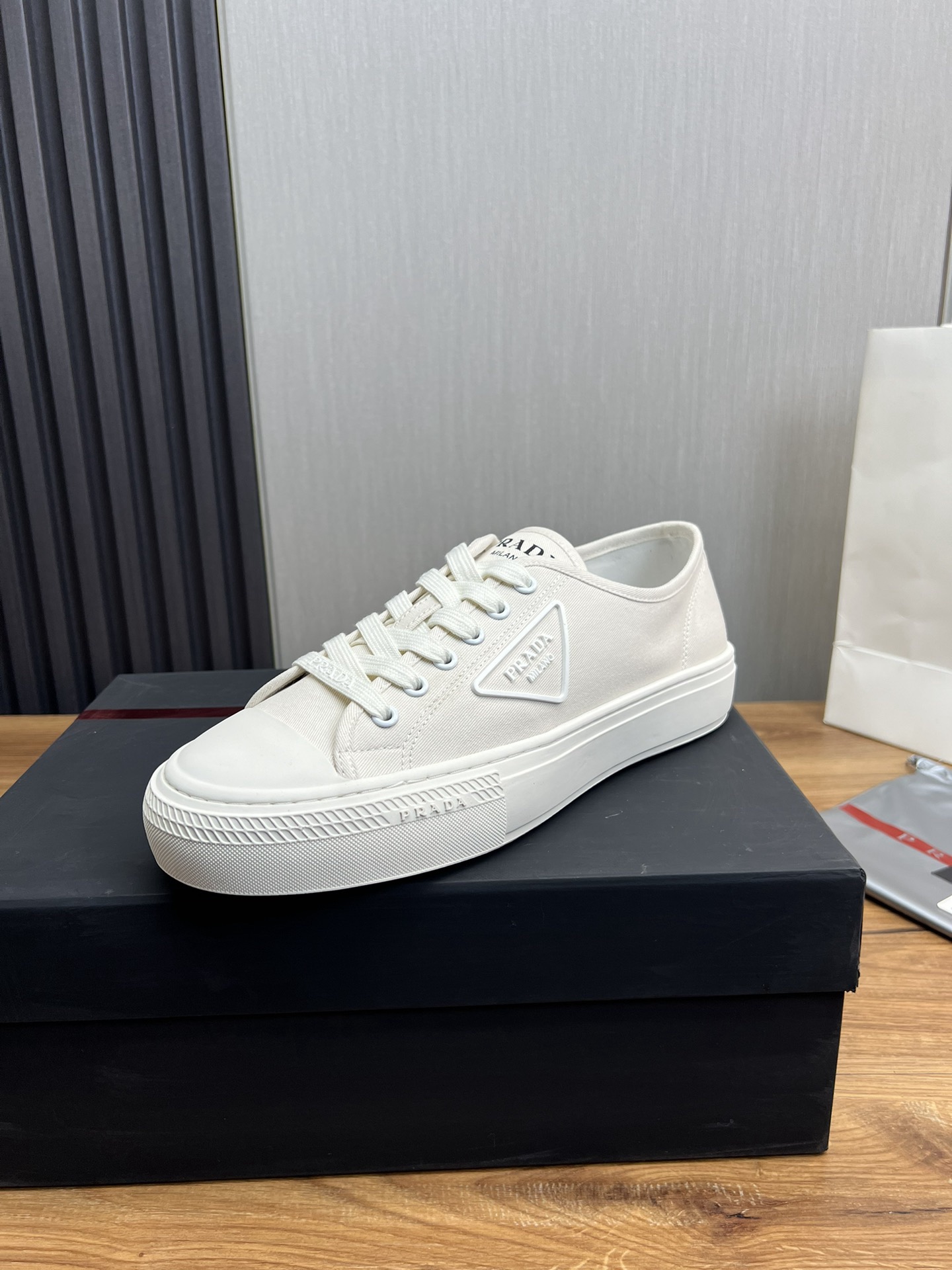 Women Men Top Quality P*rada shoes