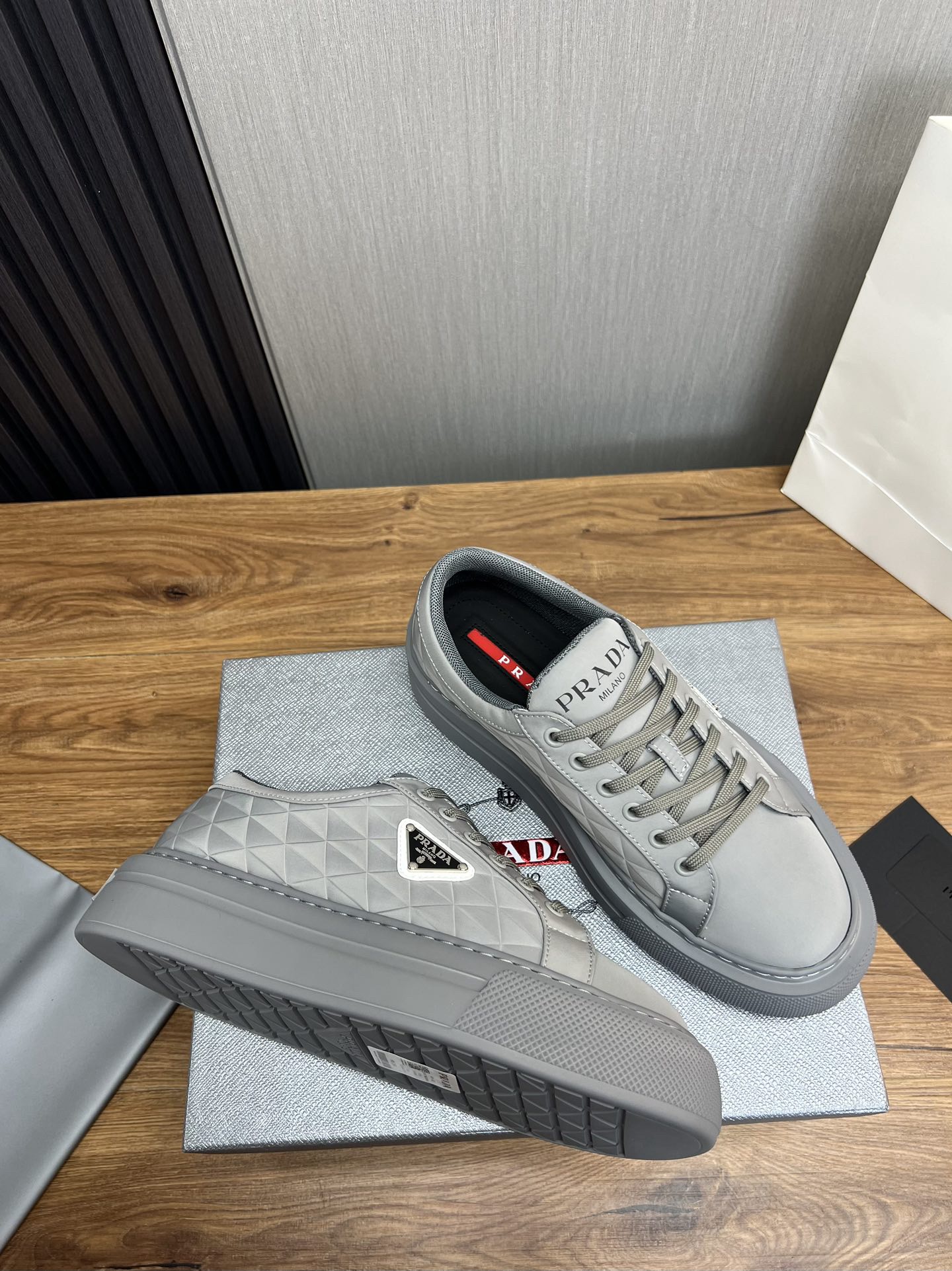 Women Men Top Quality P*rada shoes