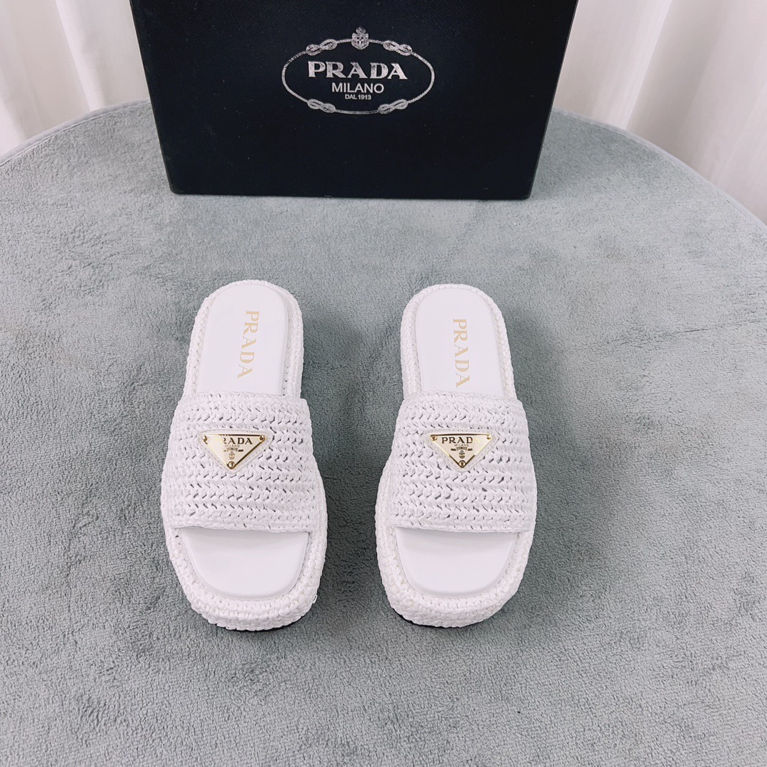 Women Top Quality P*rada shoes